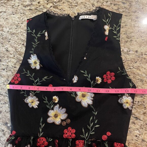 Alice + Olivia Becca Pouf Dress Embroidered Flower Black Dress Size 0 - Picture 11 of 13